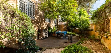 Via Adige , piano rialzato con giardino
