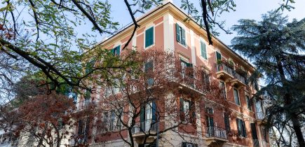 Via Del Giuba , piano terra con giardino.
