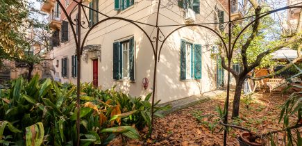 Via Del Giuba , piano terra con giardino.